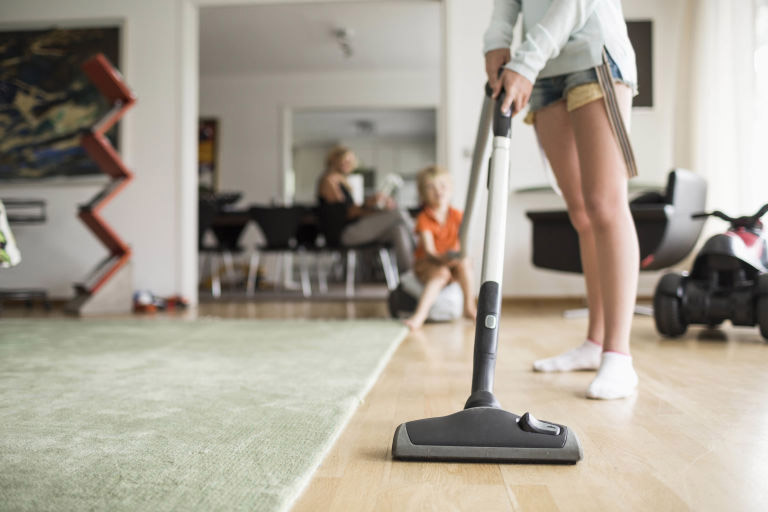 điều trị viêm da tiếp xúc côn trùng