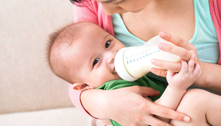 Loại sữa có thể thay thế sữa mẹ cho bé