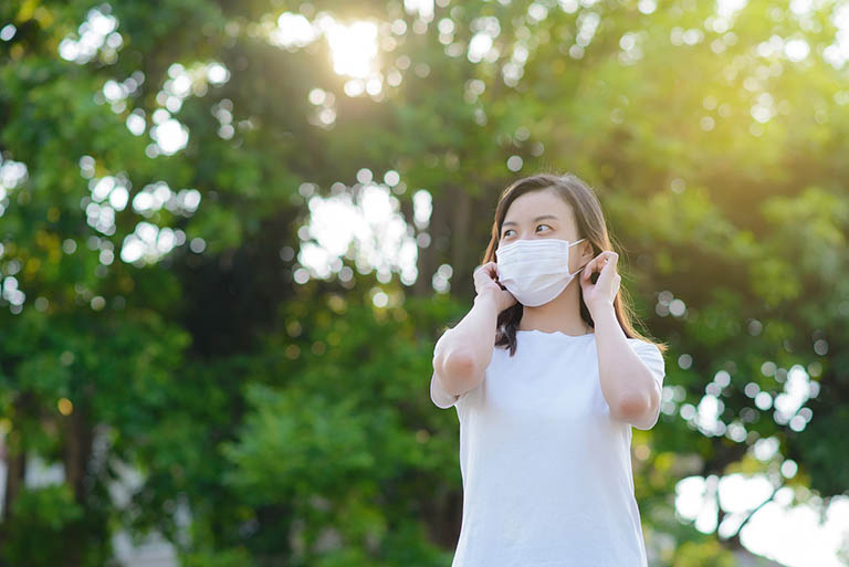 Những điều cần lưu ý khi dùng mật ong trị ho có đờm