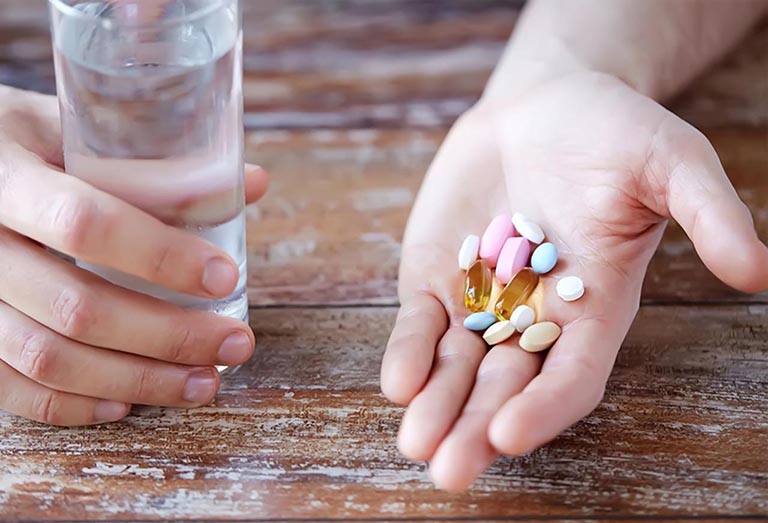 Cách uống thuốc Tây không hại dạ dày người bệnh nên biết