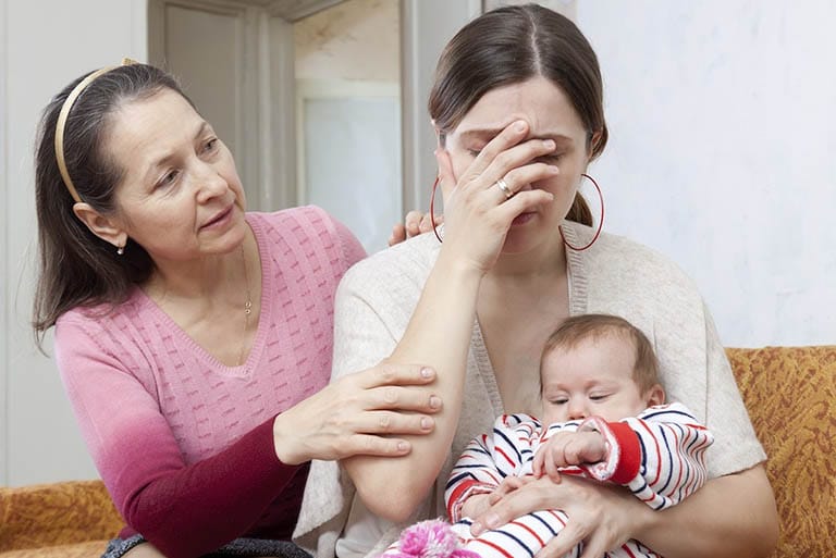 Phụ nữ cho con bú bị nổi hạch ở nách