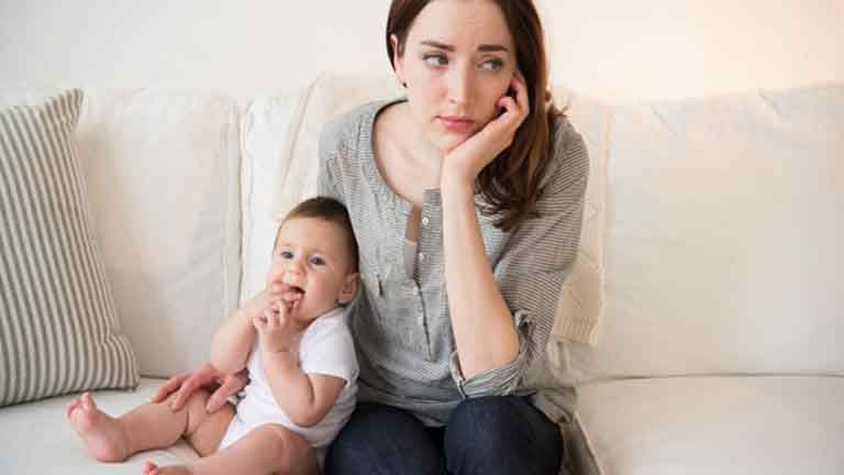 Sau sinh kinh nguyệt không đều tháng có tháng không do đâu?