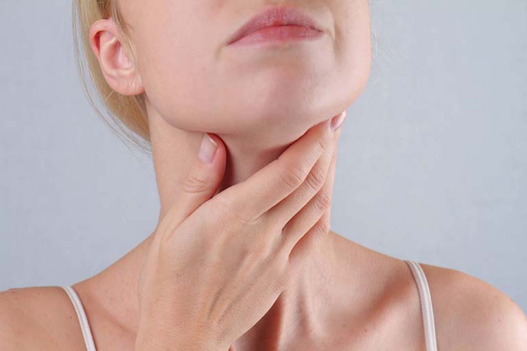 không ho nhưng có đờm ở cổ họng là bị gì