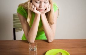 Đau thượng vị khi đói dạ dày đang bị gì?