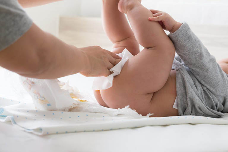 Trẻ sơ sinh đi ngoài nhiều lần trong ngày