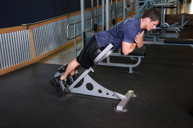 Bài tập chữa thoái hóa cột sống Hyperextension