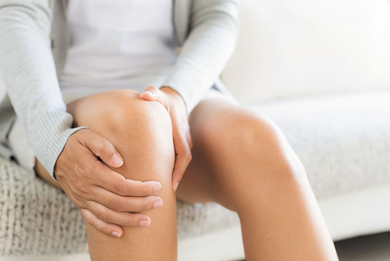 mỏi khớp gối ở người trẻ tuổi