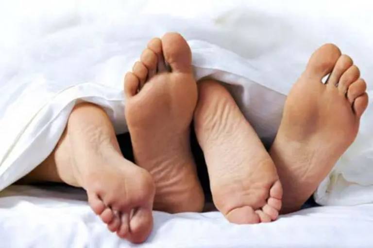 Bị thoát vị đĩa đệm có ảnh hưởng khả năng sinh sản không?