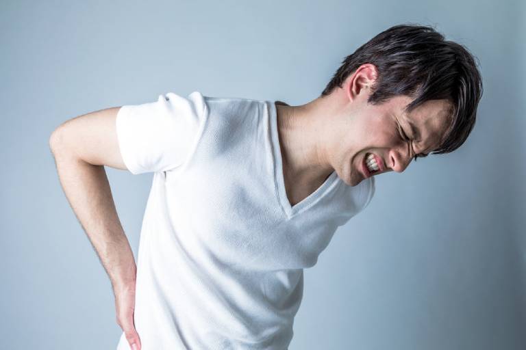Chỉ định - Chống chỉ định tiêm ngoài màng chứng điều trị thoát vị đĩa đệm