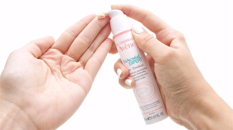 Top 11 loại kem trị mụn đầu đen tốt nhất được chị em chia sẻ