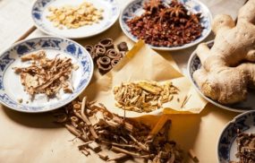 8 bài thuốc Đông y trị đau nhức xương khớp công hiệu