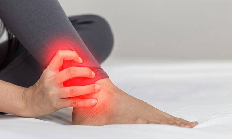 Dấu hiệu nhận biết viêm khớp mắt cá chân