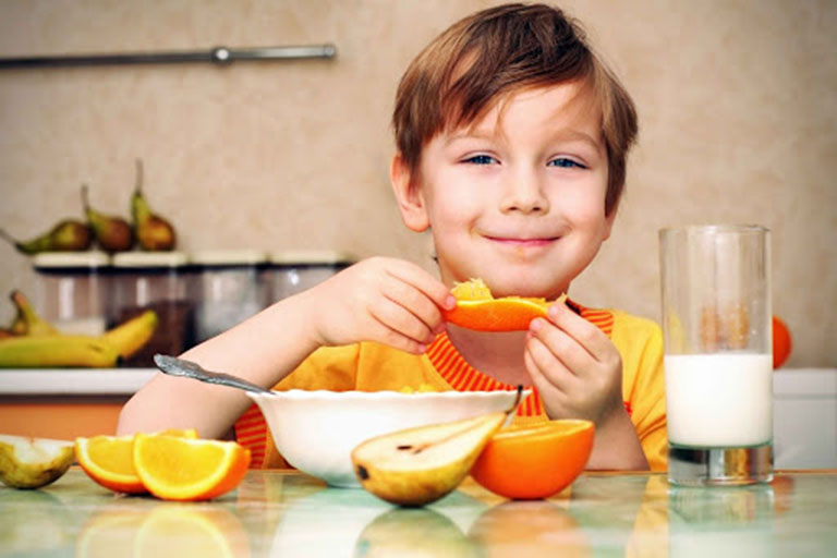cách chăm sóc trẻ bị sốt