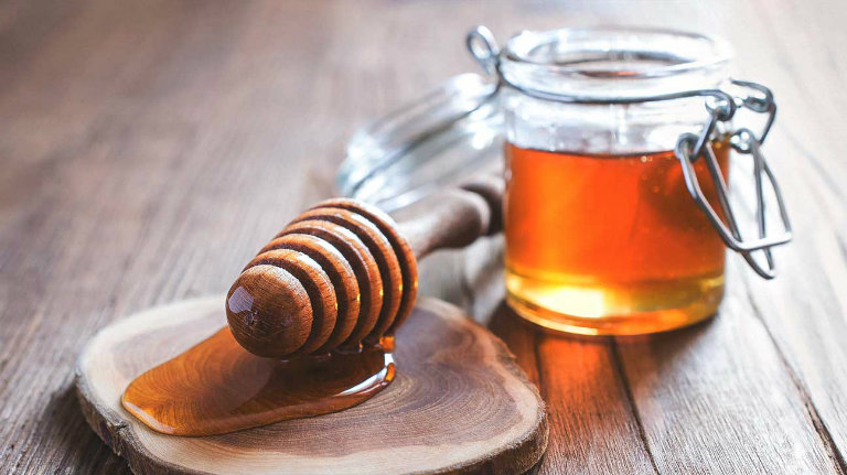 Chữa bệnh trĩ bằng mật ong