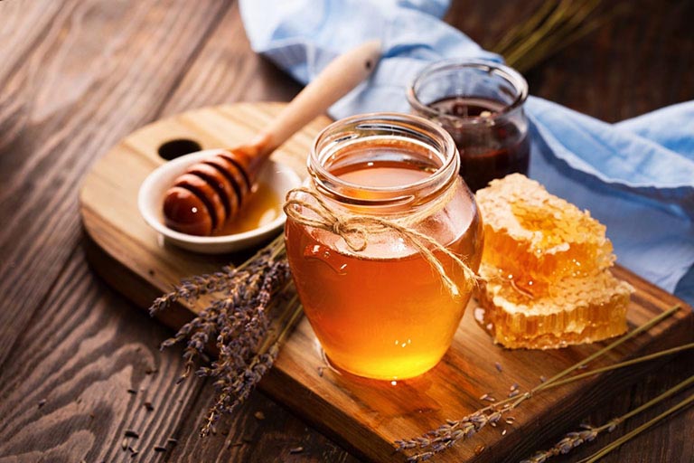 Chữa bệnh trĩ bằng mật ong