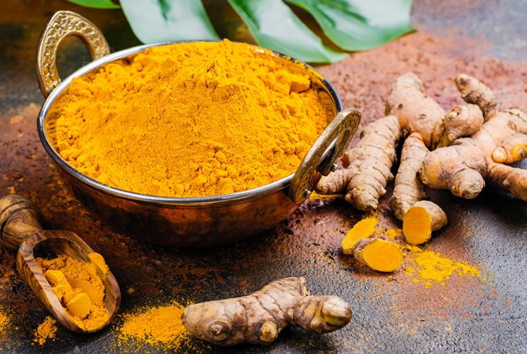 Chữa bệnh trĩ bằng phương pháp dân gian với nghệ vàng