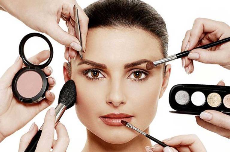 Một số lưu ý khi trang điểm sau khi nâng mũi
