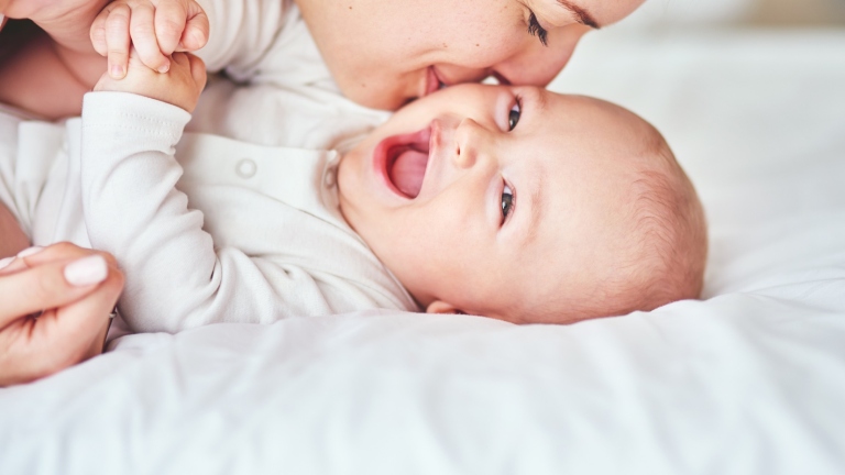 Giữ ấm cho trẻ đúng cách