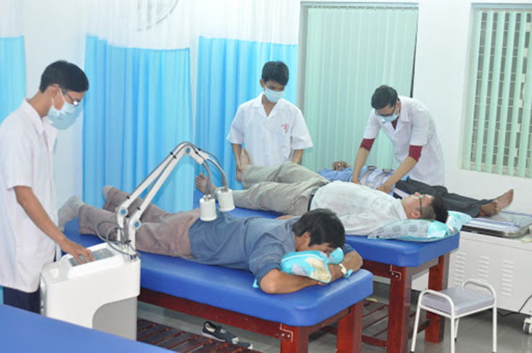 viêm khớp cùng chậu ở nam giới