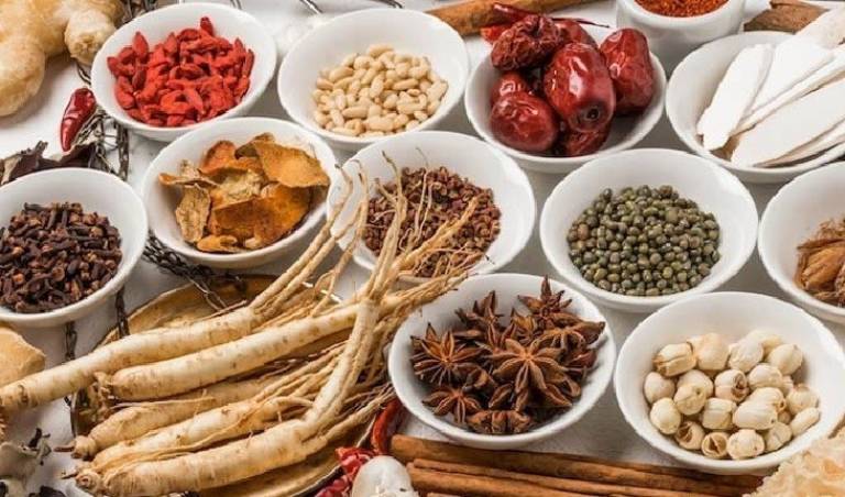 Thoái hóa đốt sống cổ trong Đông y được chia thành nhiều thể, mỗi thể sẽ có những bài thuốc điều trị khác nhau