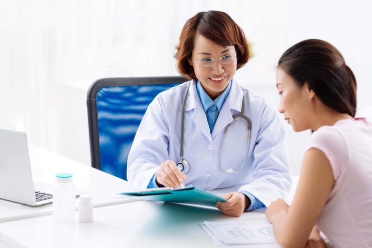 điều trị ra huyết trắng vón cục như bã đậu