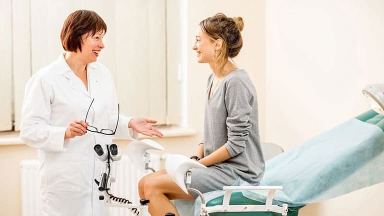 Ra huyết trắng màu nâu: Các bệnh phụ khoa có thể gặp