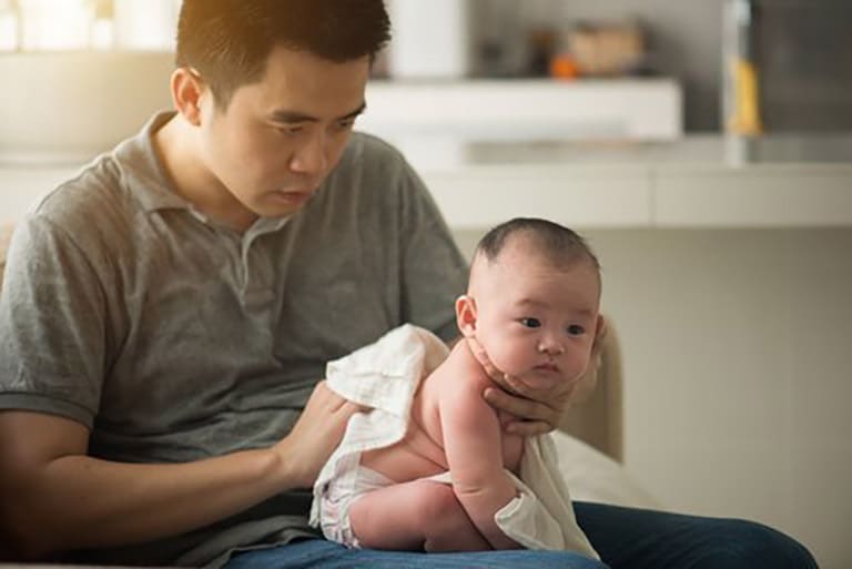 Cách chống trào ngược cho bé