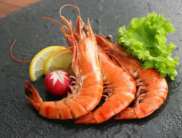 thực phẩm cần kiêng khi xỏ khuyên tai