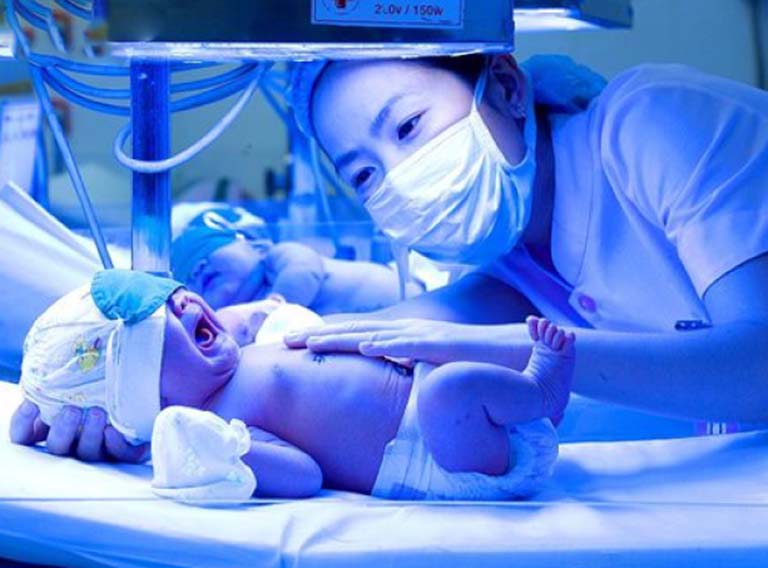Trẻ bại não thể múa vờn