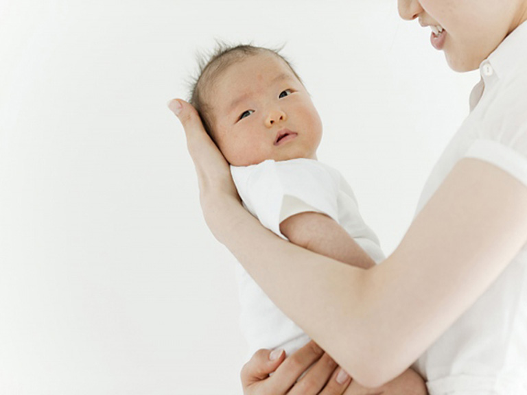 Trẻ sơ sinh bị tự kỷ