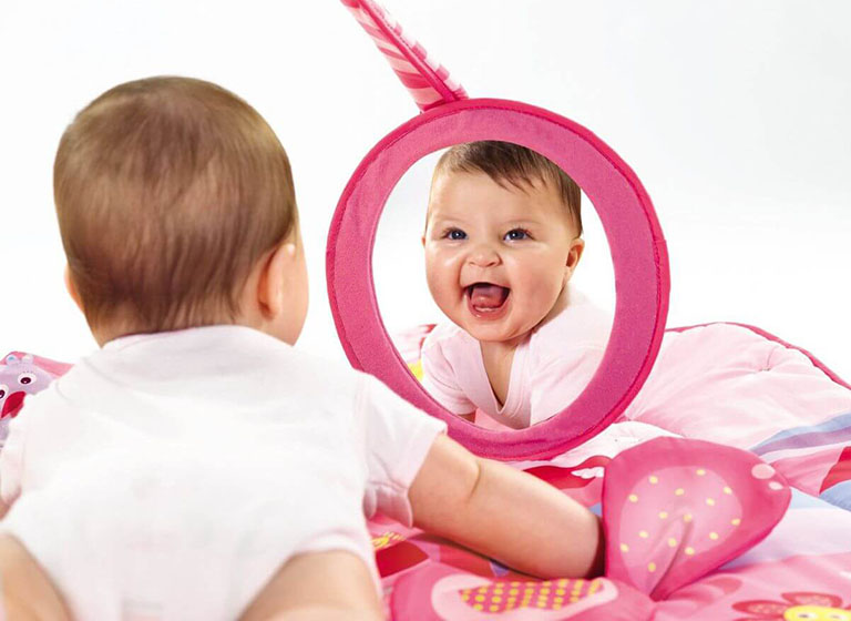 Đồ chơi cho trẻ chậm nói giúp bé cải thiện ngôn ngữ