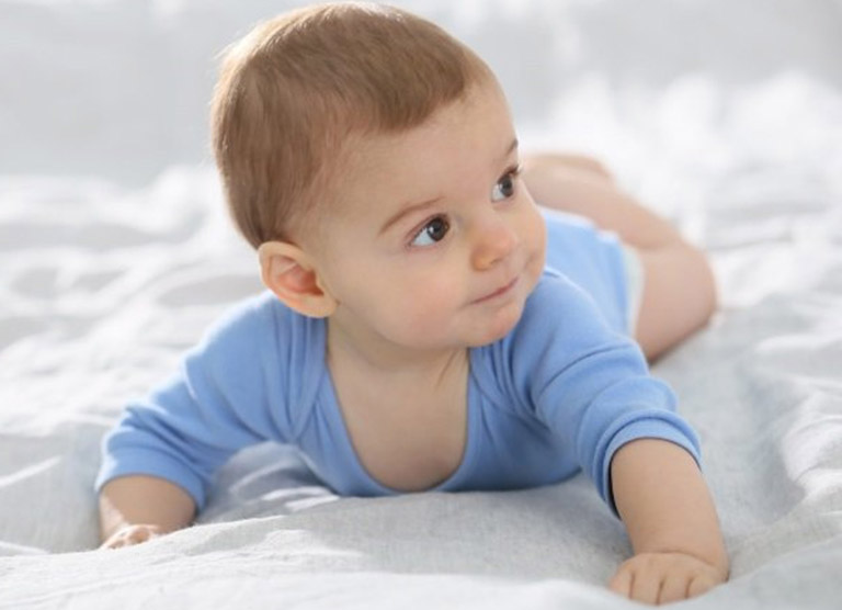 dấu hiệu trẻ tự kỷ dưới 12 tháng tuổi