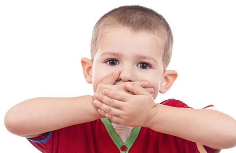 trẻ tự kỷ có nói được không